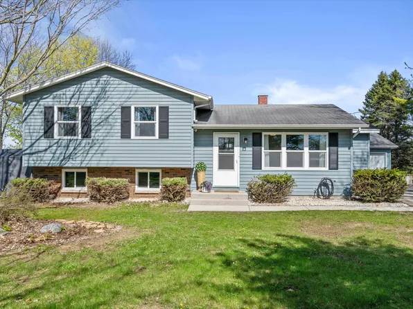 3611 Gass Lake Rd, Manitowoc, WI 54220