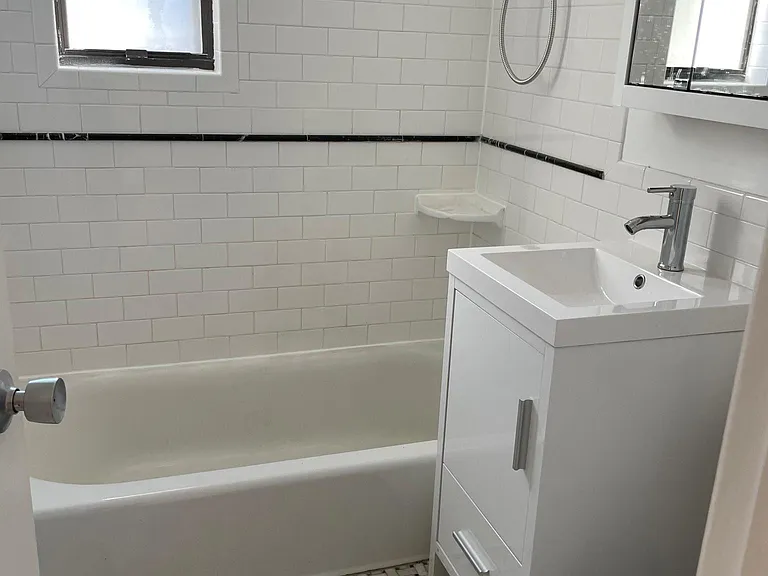 2600 Tunlaw Rd NW #4 — Photo 10