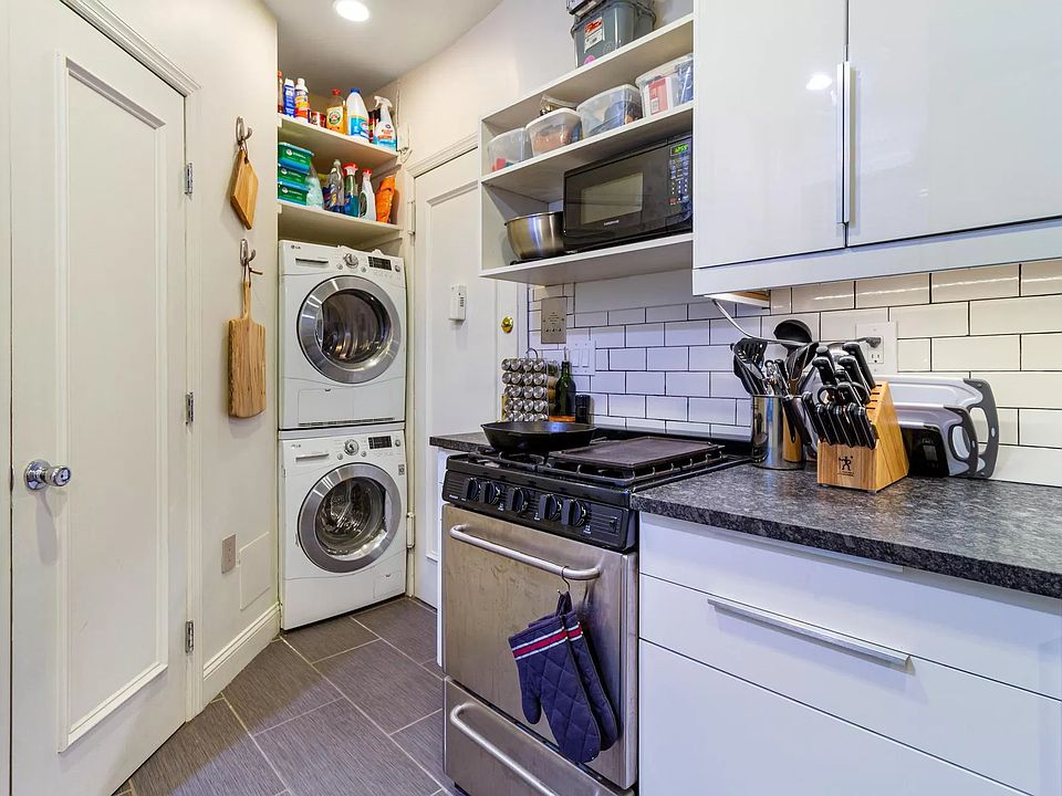 1st image of 411 W 44th St APT 22