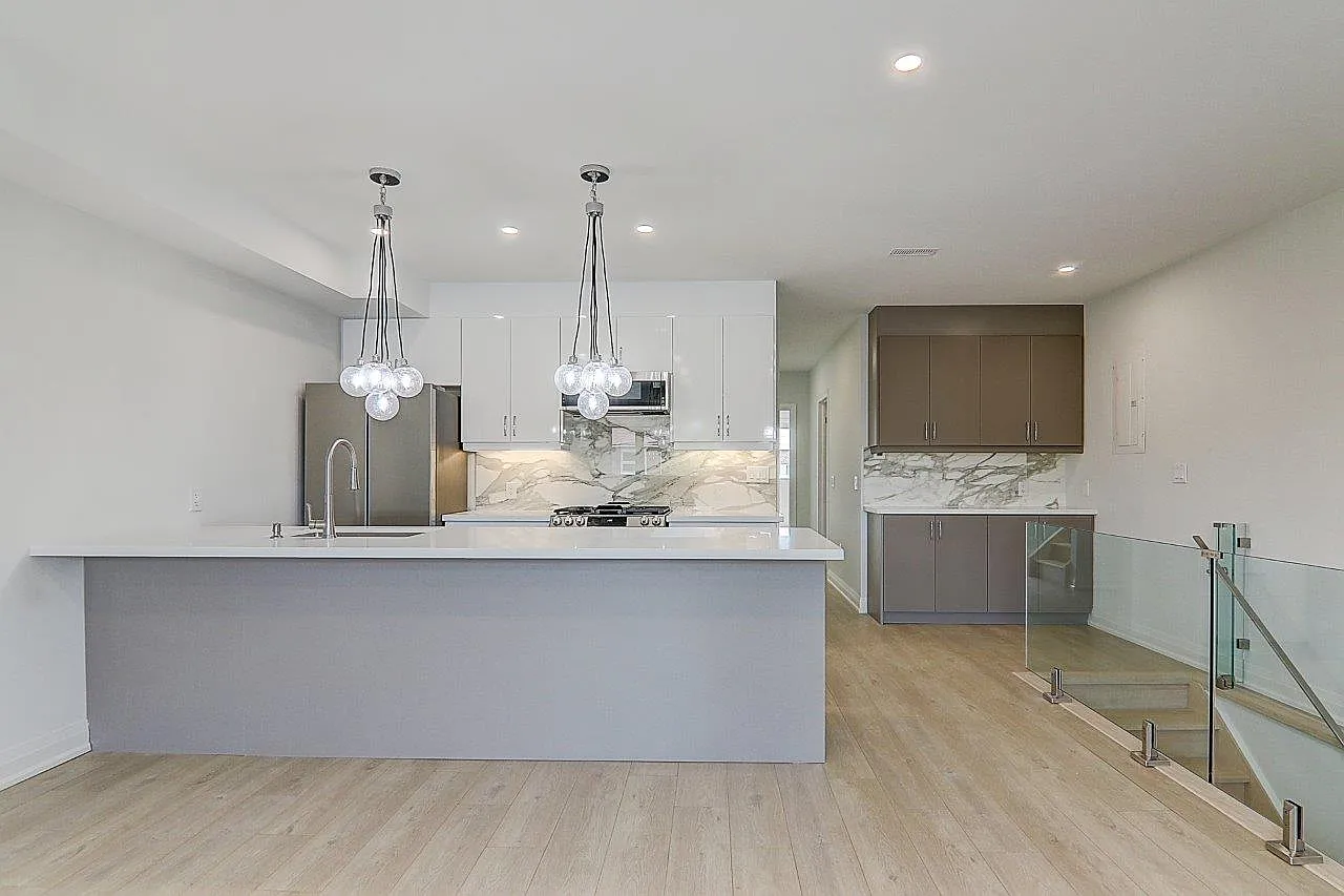 115 Livingstone Ave - Upper — Photo 3