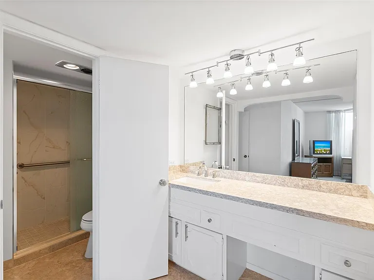 5200 N Ocean Blvd #710B — Photo 27