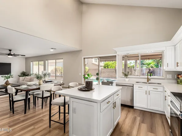 3033 E MILLBRAE Lane, Gilbert, AZ 85234