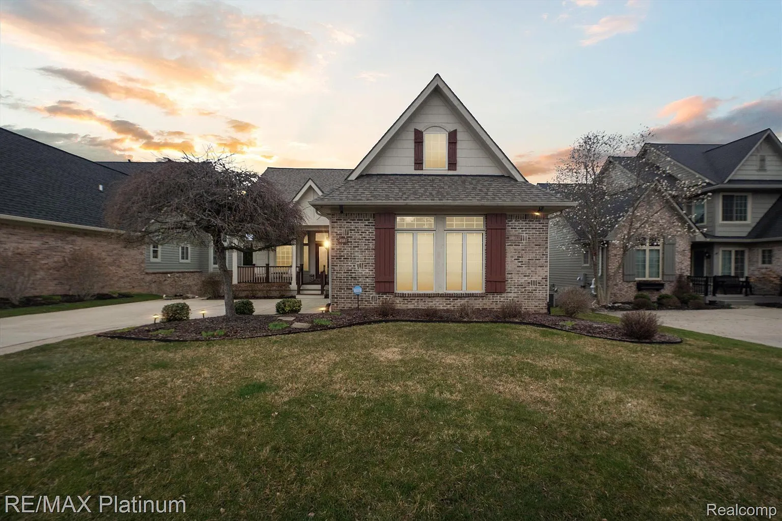 4581 Villa France Dr photo 1