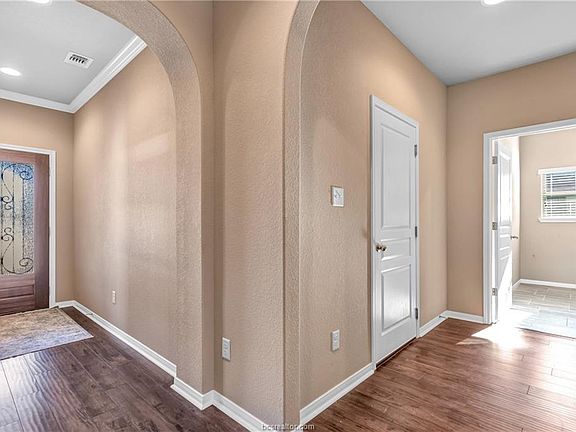 3rd image of 2926 Archer Dr