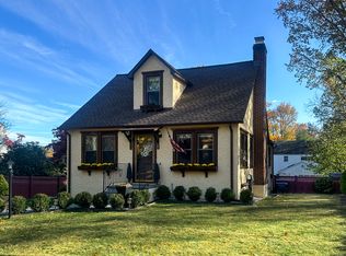 15 Longfellow St, Hartsdale, NY 10530