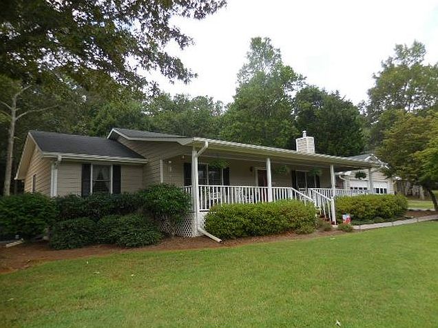 1st image of 17 Wooddale Dr