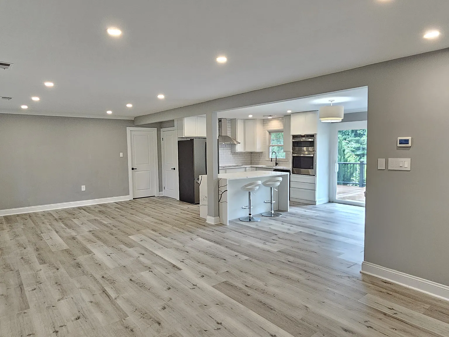 4 bed, 3120 sqft, $4,200 — Photo 2