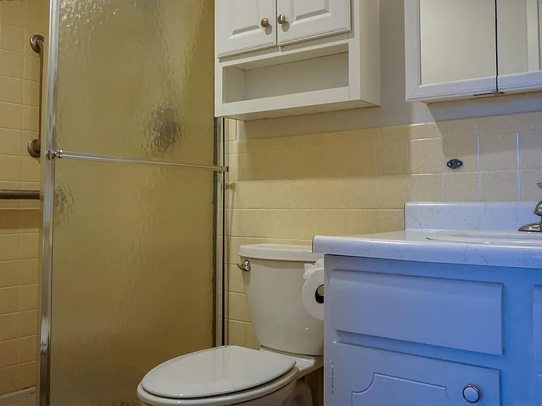 411 Lakewood Cir #C407 — Photo 7