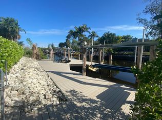 2216 Longboat Dr, Naples, FL 34104