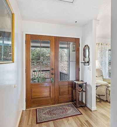 4th image of 307 Willow Creek Rd