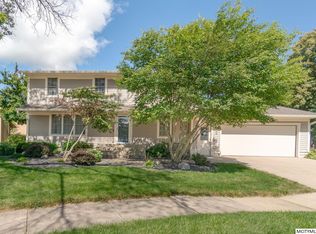 7 Knollwood Ct, Mason City, IA 50401