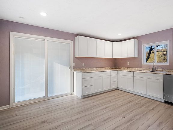 4th image of 4390 Westinghouse Ave