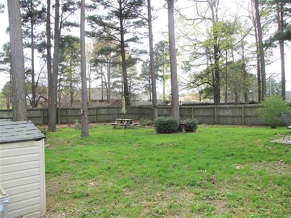 3rd image of 218 Bedford Dr
