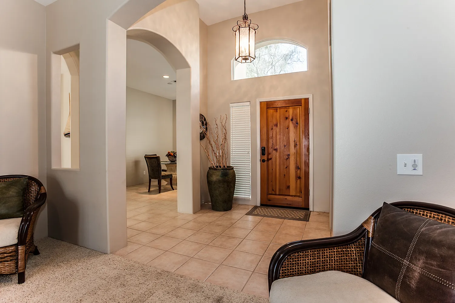 3 bed, 2160 sqft, $4,100 — Photo 2