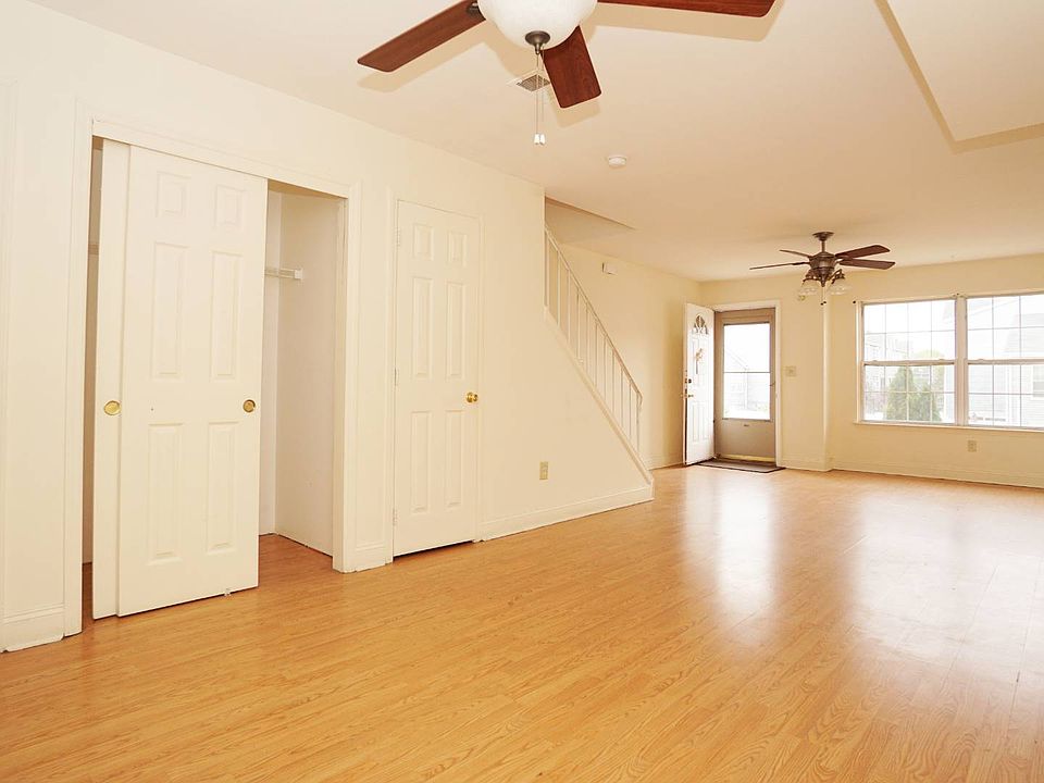 1st image of 212 Pond Way Floor 2