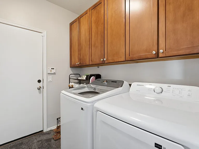 1072 S Cheshire Ln — Photo 2