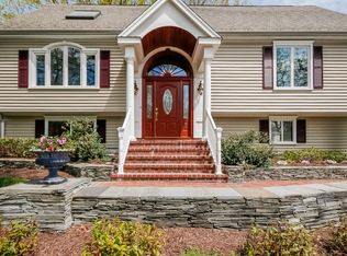 20 Dartmouth Dr, Shelton, CT 06484
