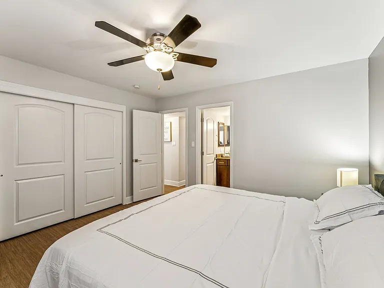 530 W 10th St #530 — Photo 23