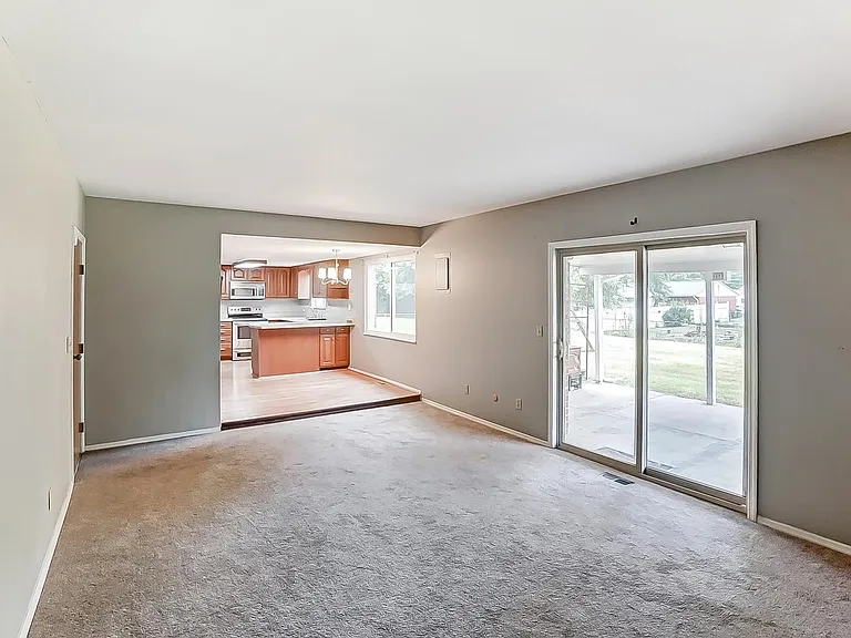415 Rustic Ct — Photo 18