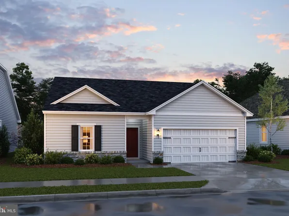 27 Reformation Dr, Martinsburg, WV 25405