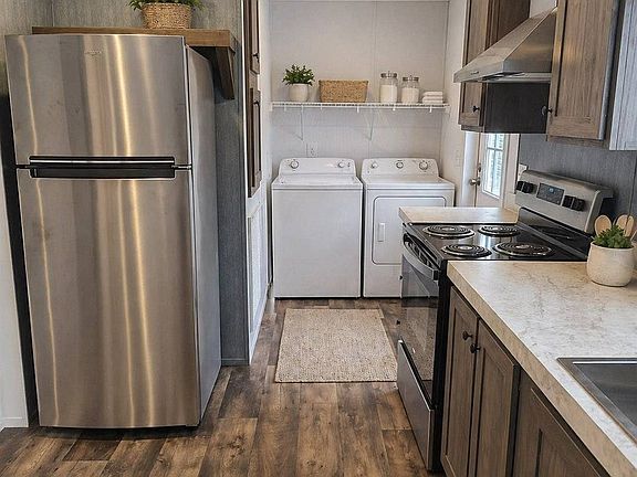 4th image of 1300 Hand Ave #26F