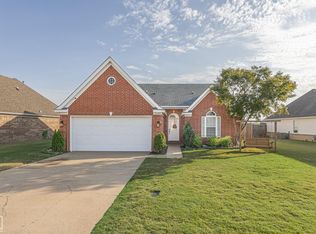 5208 Deerfield Dr, Jonesboro, AR 72404