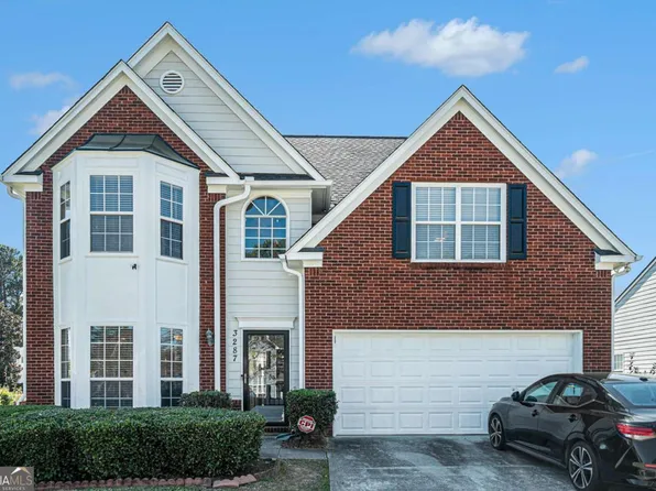 3287 Shady Valley Ln, Loganville, GA 30052