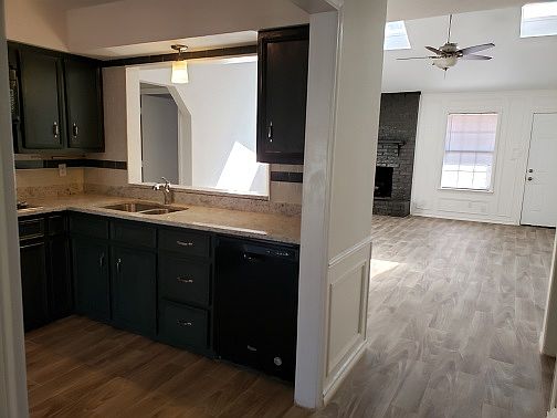 3rd image of 1304C Coleman St