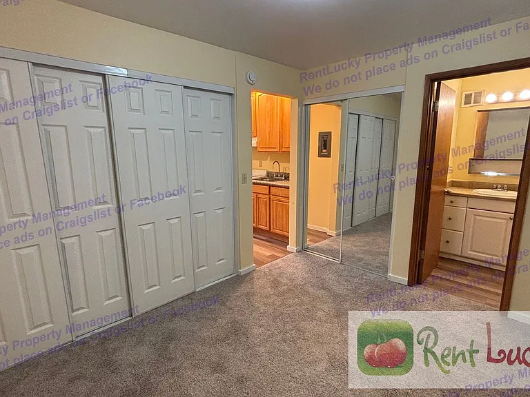 2484 Dexter Ave N #1-8 — Photo 11