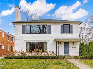 797 Harcourt Rd #797, Grosse Pointe, MI 48230