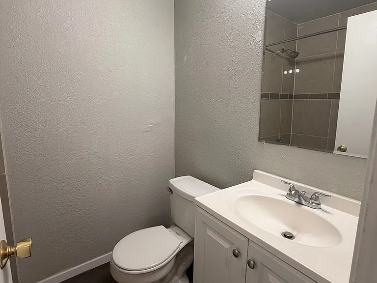 1202 Newning Ave #109 — Photo 9