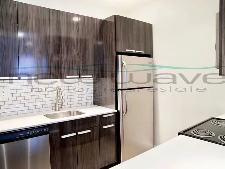 102 Queensberry St #18 — Photo 7