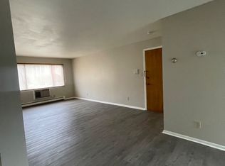 1735 15th Ave APT 8, Kenosha, WI 53140