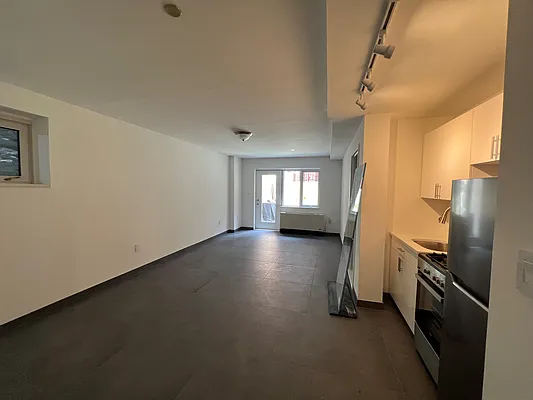 Rented by Lalezarian Properties | media 6