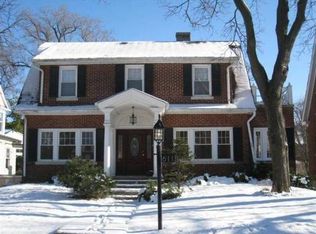 611 N Washington Ave, Park Ridge, IL 60068