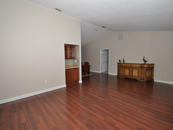 4th image of 204 Gerado St