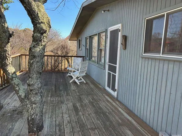 7 Driftwood Walk, Davis Park, NY 11772