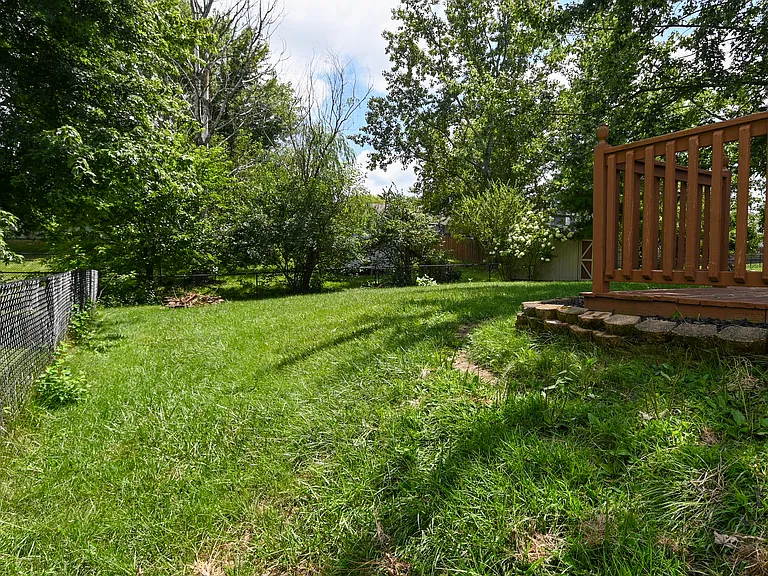 7837 Almond Dr — Photo 44