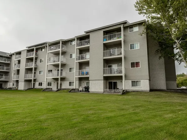 Westridge Estates C, 17104 75th Ave NW, Edmonton, AB T5T 2R4