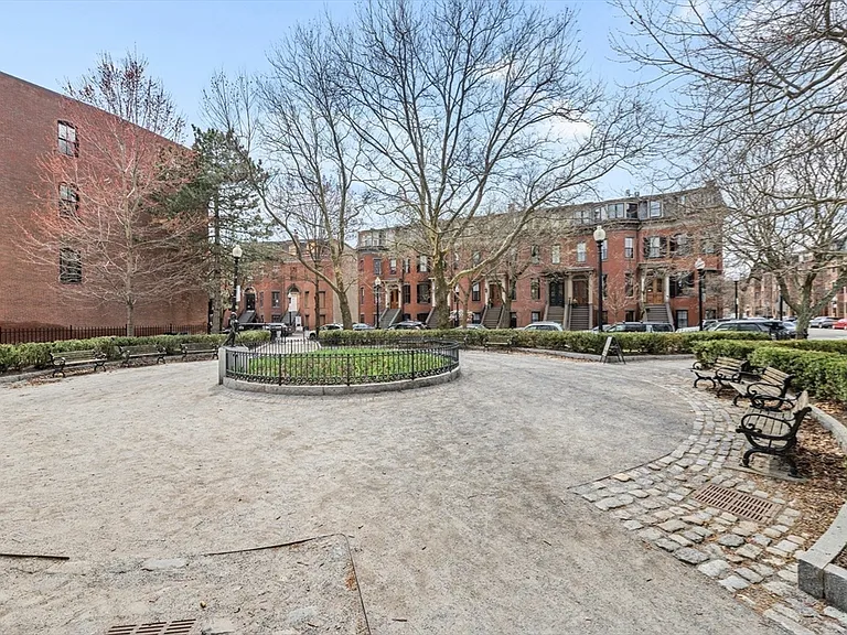75 Montgomery St #3 — Photo 7