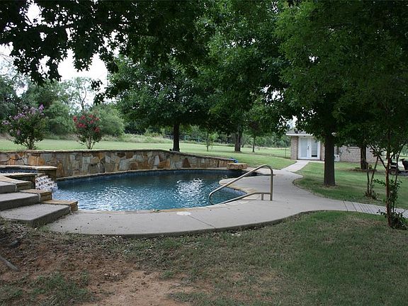 3rd image of 270 Brazos West Dr