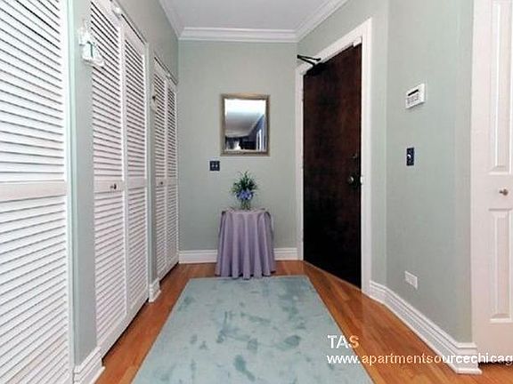 3rd image of 4863 N Hermitage Ave #67