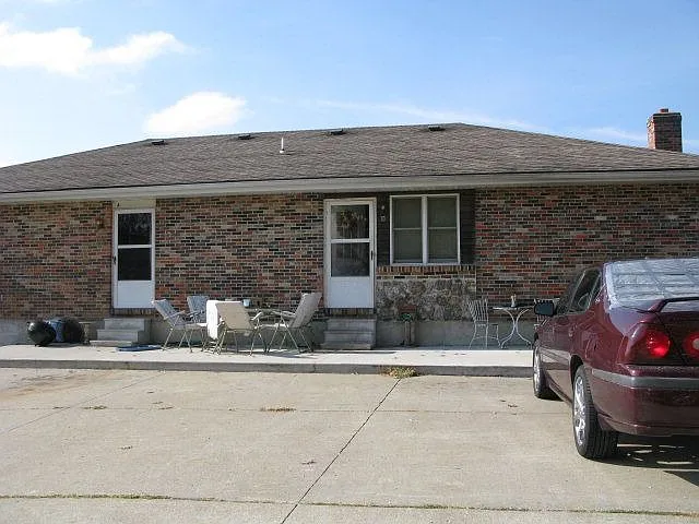 Building Photo 4
