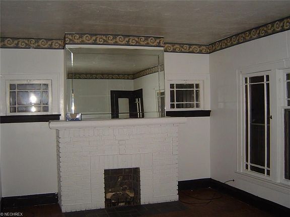 3rd image of 12001 Buckingham Ave