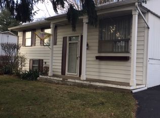 2092 De Brakeleer Ave, Farrell, PA 16121