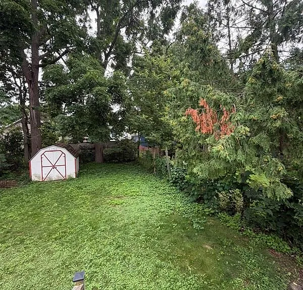 47 Eastman Ave — Photo 14