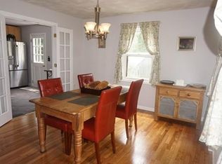 11 Snipatuit Rd, Rochester, MA 02770