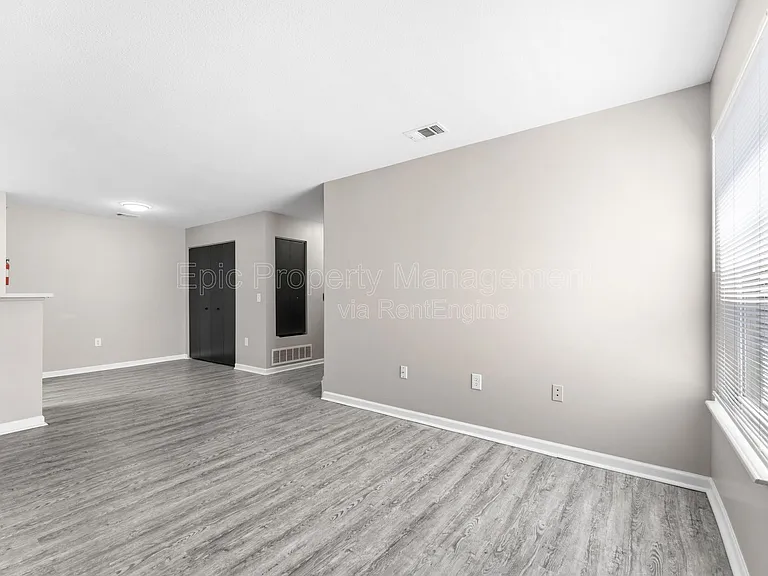 9030 Charlotte Ct — Photo 6