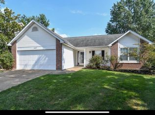 1037 Dougherty Lake Estates Dr, Saint Louis, MO 63122