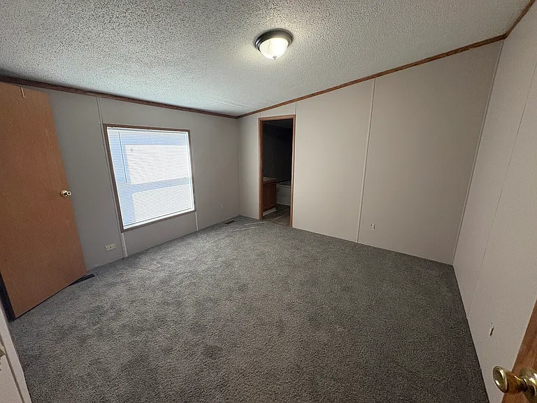 9480 Foxwell Cir — Photo 6